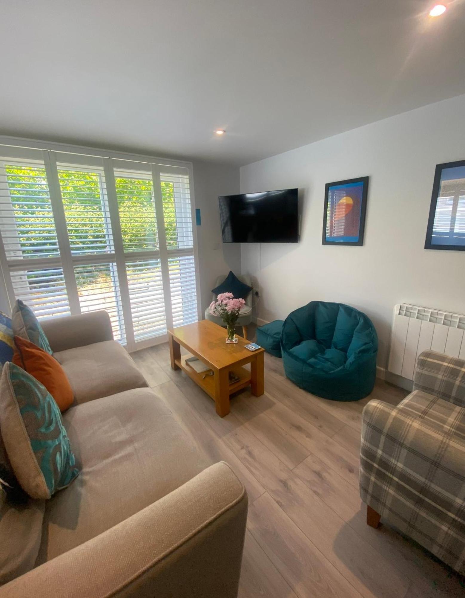 Mawgan Porth Apartments Екстериор снимка